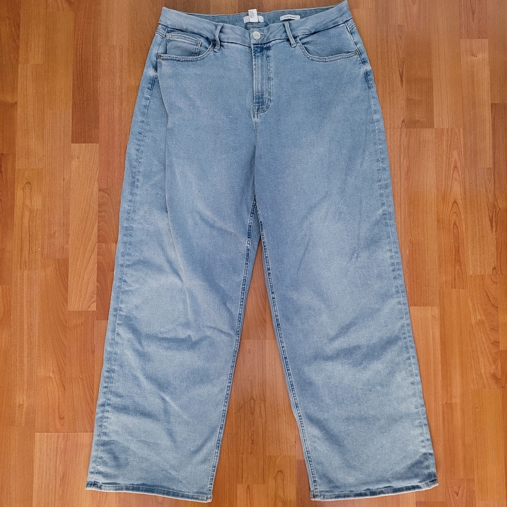 FOREVER 21 Womens Curvey Straight Denim Jeans Size 18 Blue Wide Leg Casual